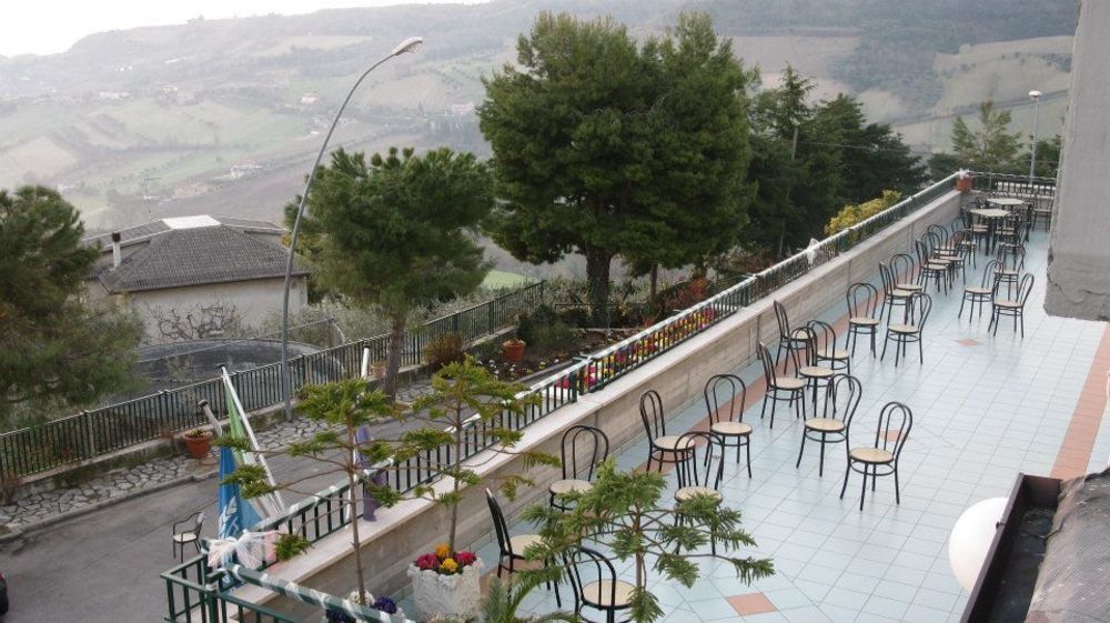 Hotel Ristorante Il Grillo Acquaviva Picena Exterior foto