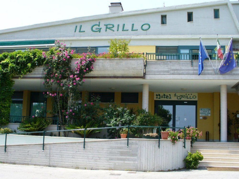 Hotel Ristorante Il Grillo Acquaviva Picena Exterior foto
